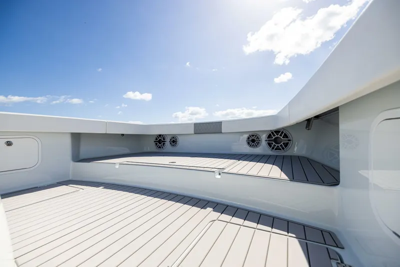 Slide: The Image of Freeman 47 2022 - Exterior Bow 2022 Freeman 47 Center Console - 5282543