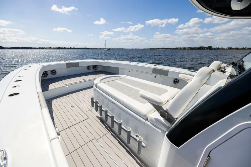 Slide: The Image of Freeman 47 2022 - Exterior Bow 2022 Freeman 47 Center Console - 5282544