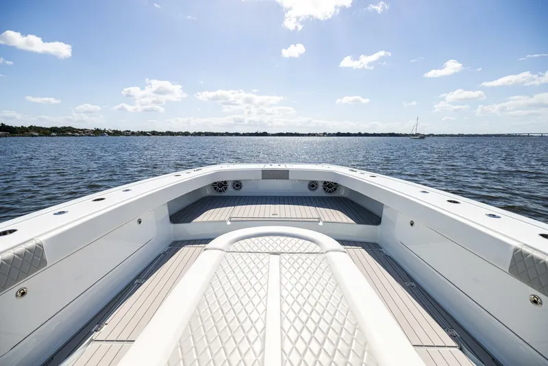 Slide: The Image of Freeman 47 2022 - Exterior Bow 2022 Freeman 47 Center Console - 5282545