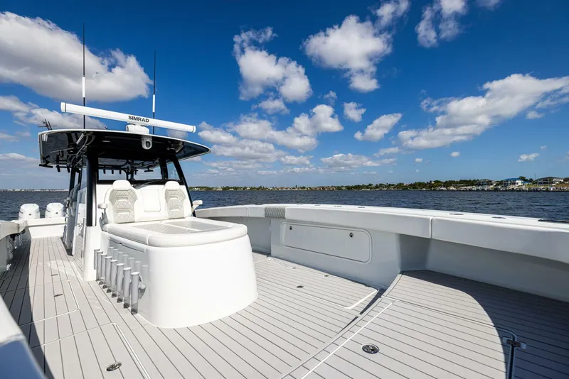 Slide: The Image of Freeman 47 2022 - Exterior Bow 2022 Freeman 47 Center Console - 5282546