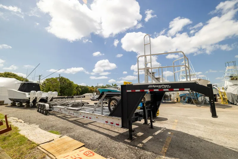 Slide: The Image of Freeman 47 2022 -Trailer 2022 Freeman 47 Center Console - 5282548