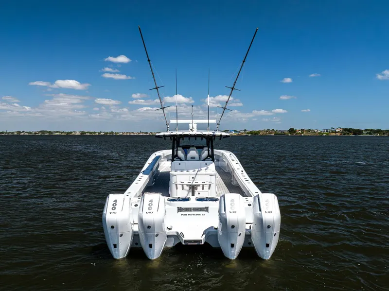 Slide: The Image of Freeman 47 2022 - Exterior Profile 2022 Freeman 47 Center Console - 5282556