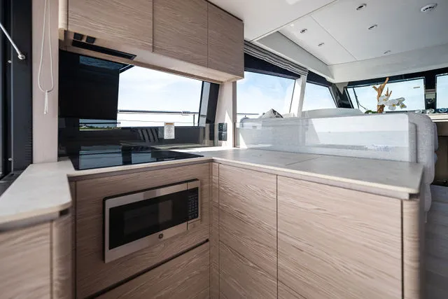 Slide: The Image of Ferretti 670 2023 - 111