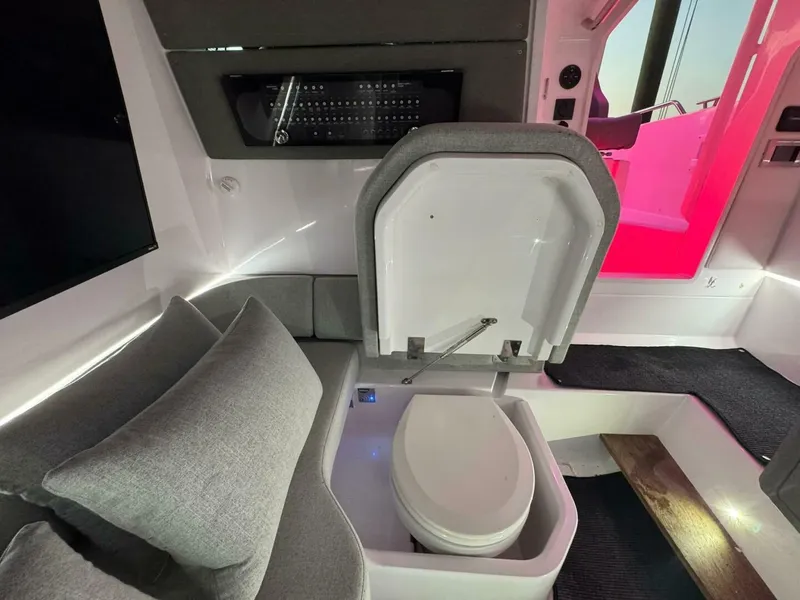 Slide: The Image of Axopar 37 Sun Top 2025 - 5282832