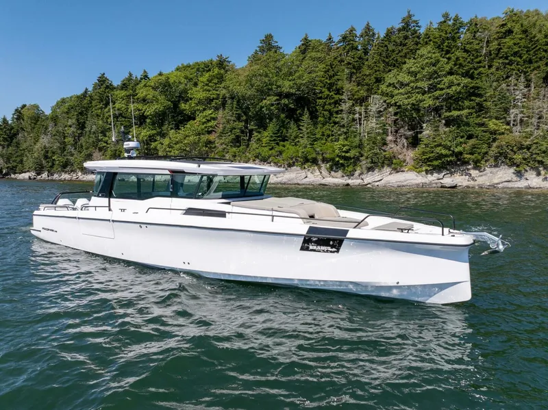 Slide: The Image of Axopar Cross Cabin 2025 - 5584100