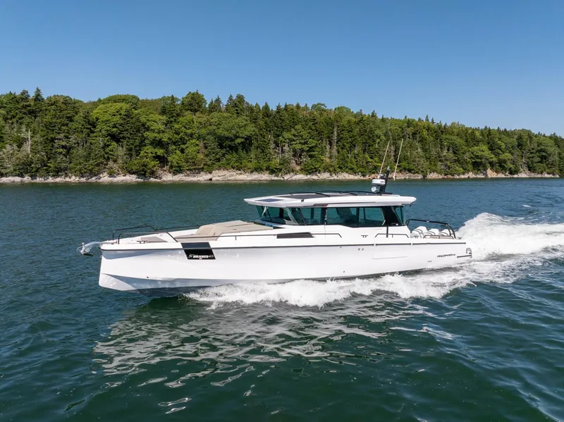 Slide: The Image of Axopar Cross Cabin 2025 - 5584113