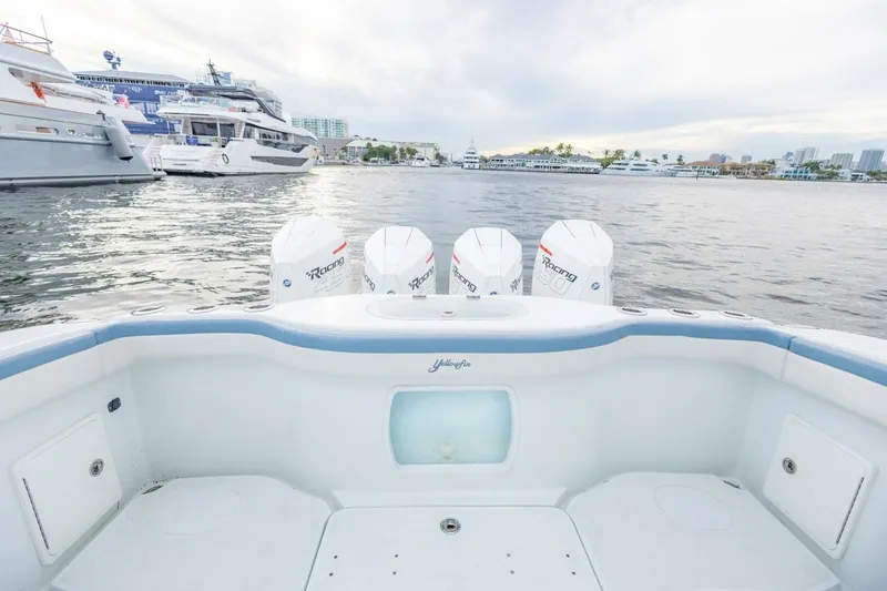 Slide: The Image of Yellowfin 42 2023 - 5818334