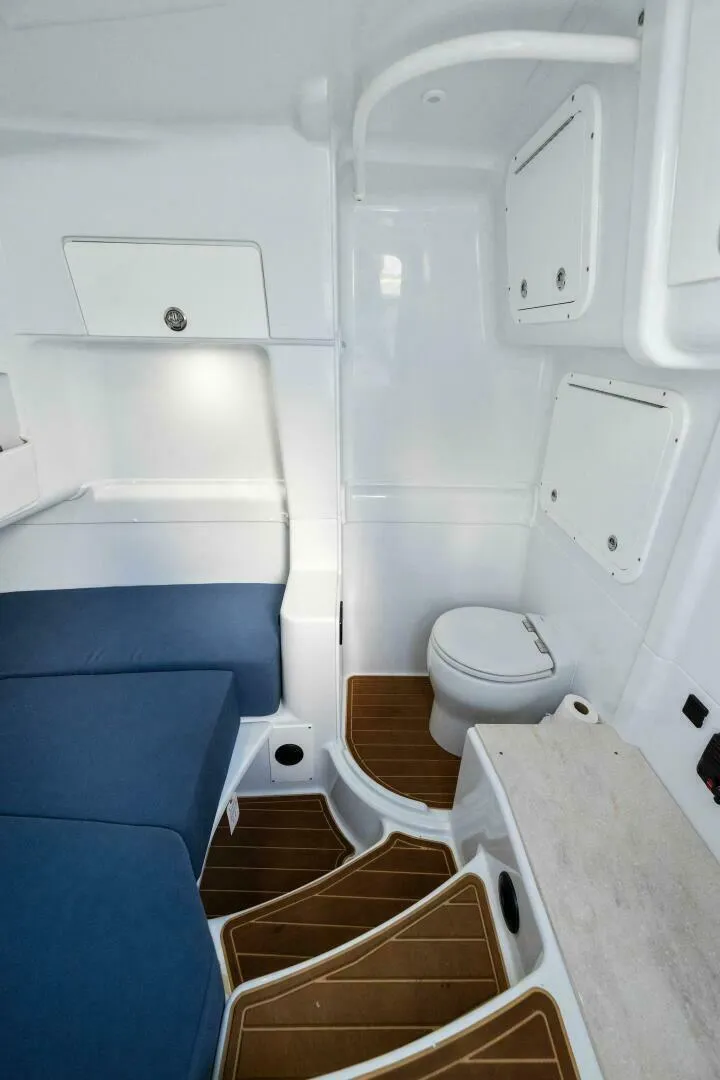 Slide: The Image of Yellowfin 42 2023 - 5284166