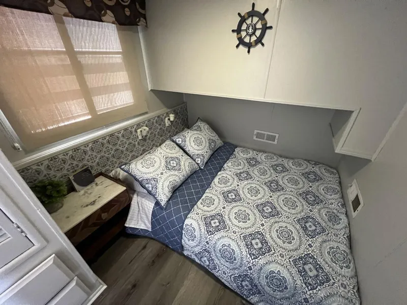 Slide: The Image of Horizon 4614 1997 - 5284228