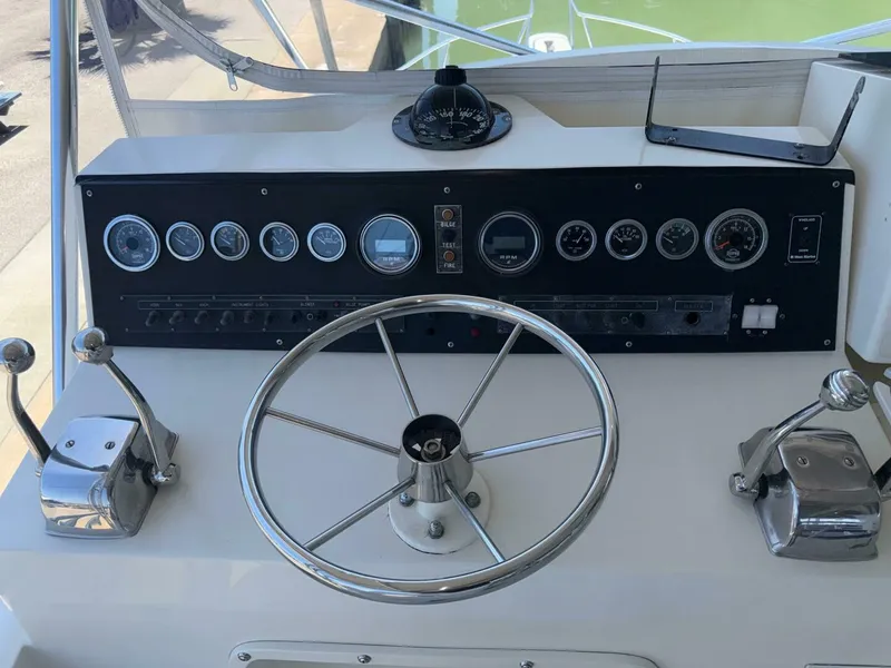 Slide: The Image of Bertram 38 Convertible 1981 - 5284893