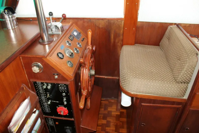 Slide: The Image of Grand Banks 32 Trawler 1978 - 5285077