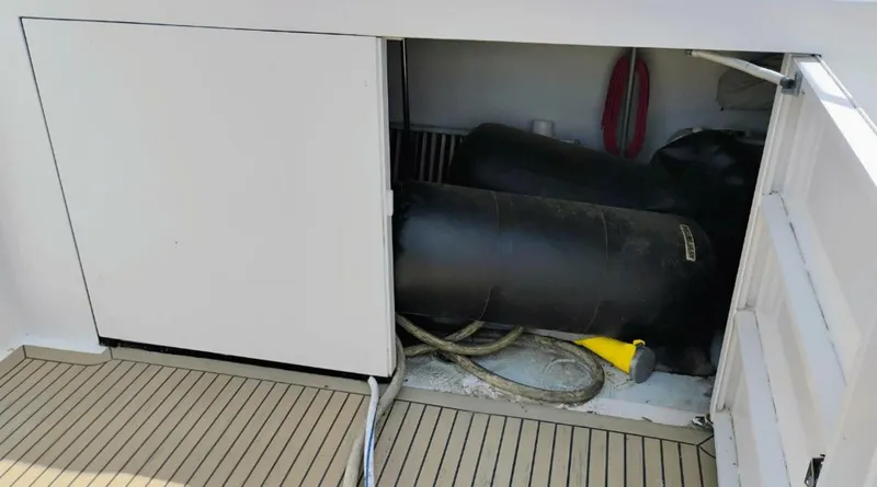 Slide: The Image of Custom New York Yachts 1991 - 5285111