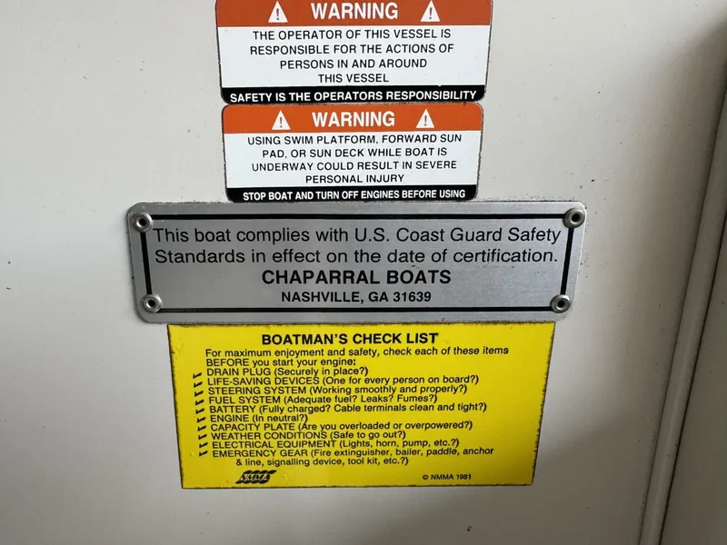 Slide: The Image of Chaparral Signature 27 Cabin Cruiser 1994 - 5285433