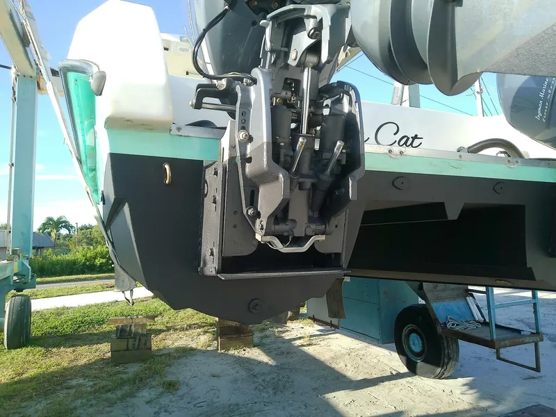 Slide: The Image of Twin Vee 29 Express 2011 - 5705043