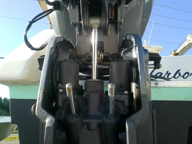 Slide: The Image of Twin Vee 29 Express 2011 - 5705046