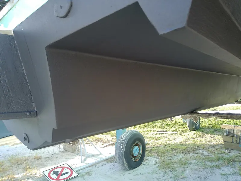 Slide: The Image of Twin Vee 29 Express 2011 - 5705049