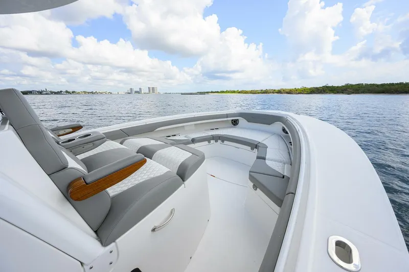 Slide: The Image of Regulator Marine 37 2024 - 5286823