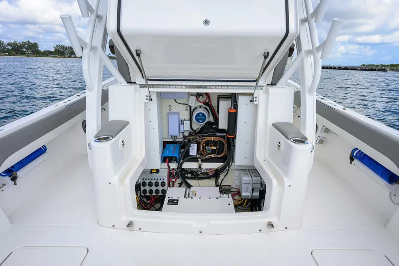 Slide: The Image of Regulator Marine 37 2024 - 5286830