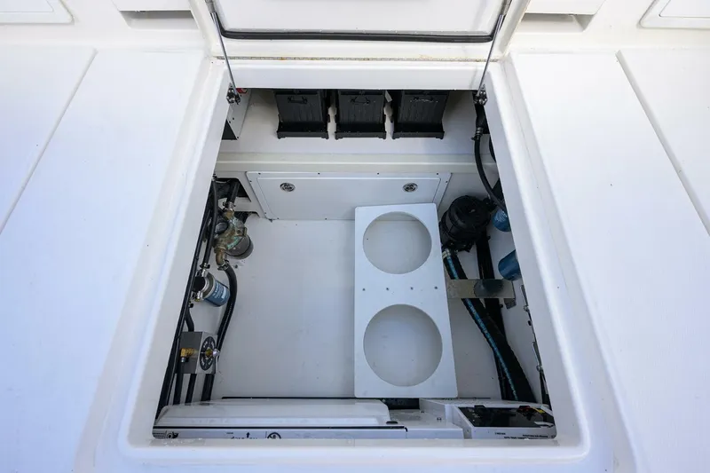 Slide: The Image of Regulator Marine 37 2024 - 5286833