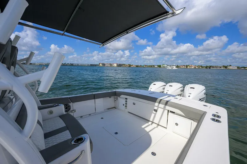 Slide: The Image of Regulator Marine 37 2024 - 5286834