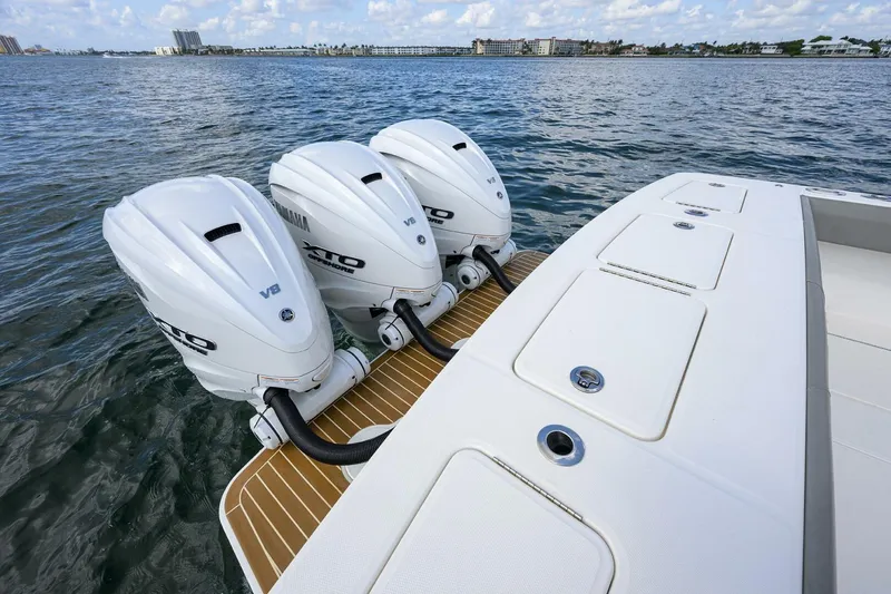 Slide: The Image of Regulator Marine 37 2024 - 5286842