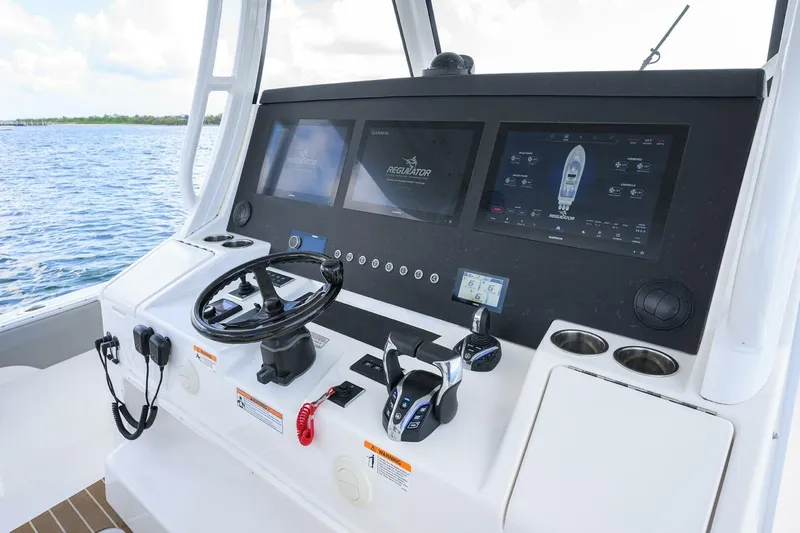 Slide: The Image of Regulator Marine 37 2024 - 5286846