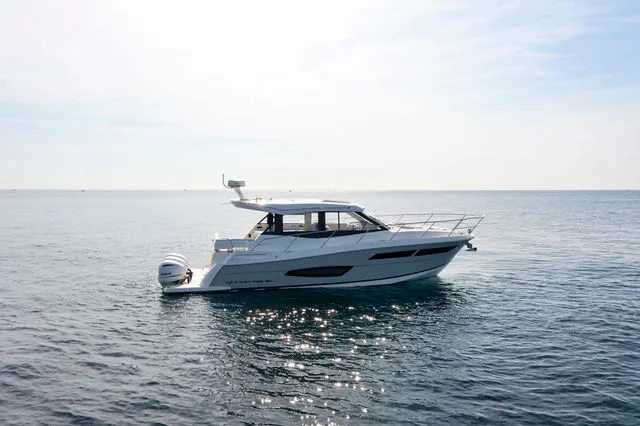 Slide: The Image of Regal 38 XO 2021 - 27