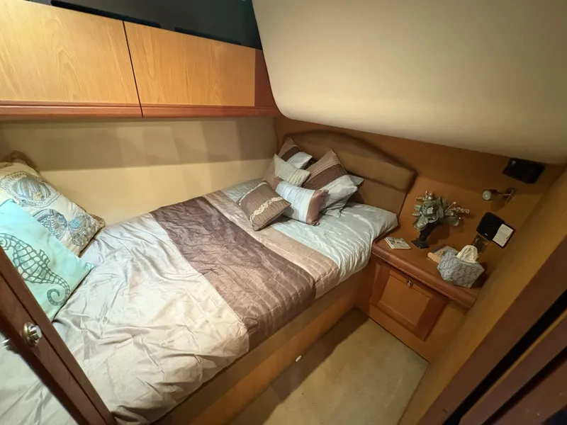 Slide: The Image of 2005 Luhrs 41 Convertible "Rabbit Hole" - 5287980