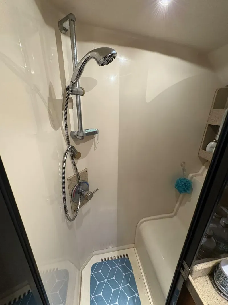 Slide: The Image of 2005 Luhrs 41 Convertible "Rabbit Hole" - 5288024