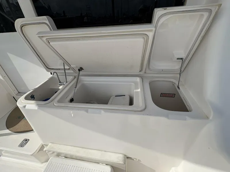 Slide: The Image of 2005 Luhrs 41 Convertible "Rabbit Hole" - 5288073