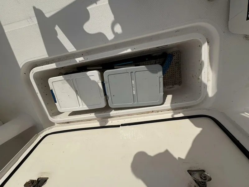 Slide: The Image of 2005 Luhrs 41 Convertible "Rabbit Hole" - 5288077