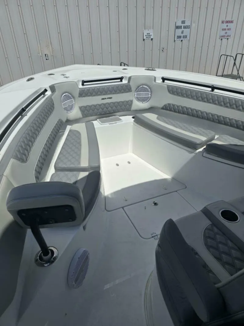 Slide: The Image of Sea Pro 32 DLX Offshore 2023 - 5288883