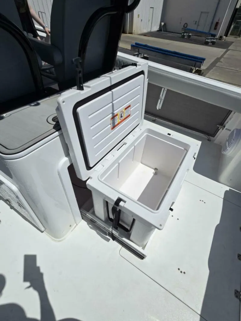 Slide: The Image of Sea Pro 32 DLX Offshore 2023 - 5288895