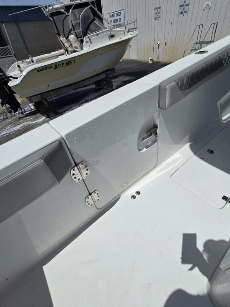 Slide: The Image of Sea Pro 32 DLX Offshore 2023 - 5288896