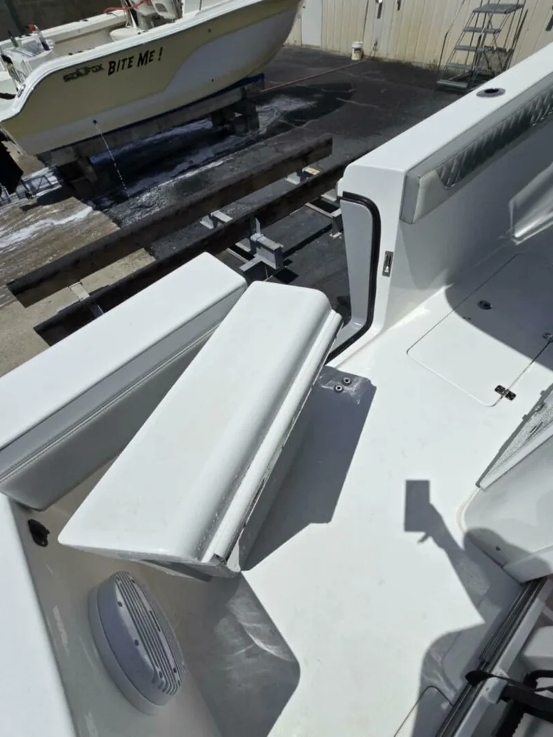 Slide: The Image of Sea Pro 32 DLX Offshore 2023 - 5288897