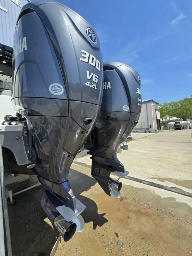 Slide: The Image of Sea Pro 32 DLX Offshore 2023 - 5288901