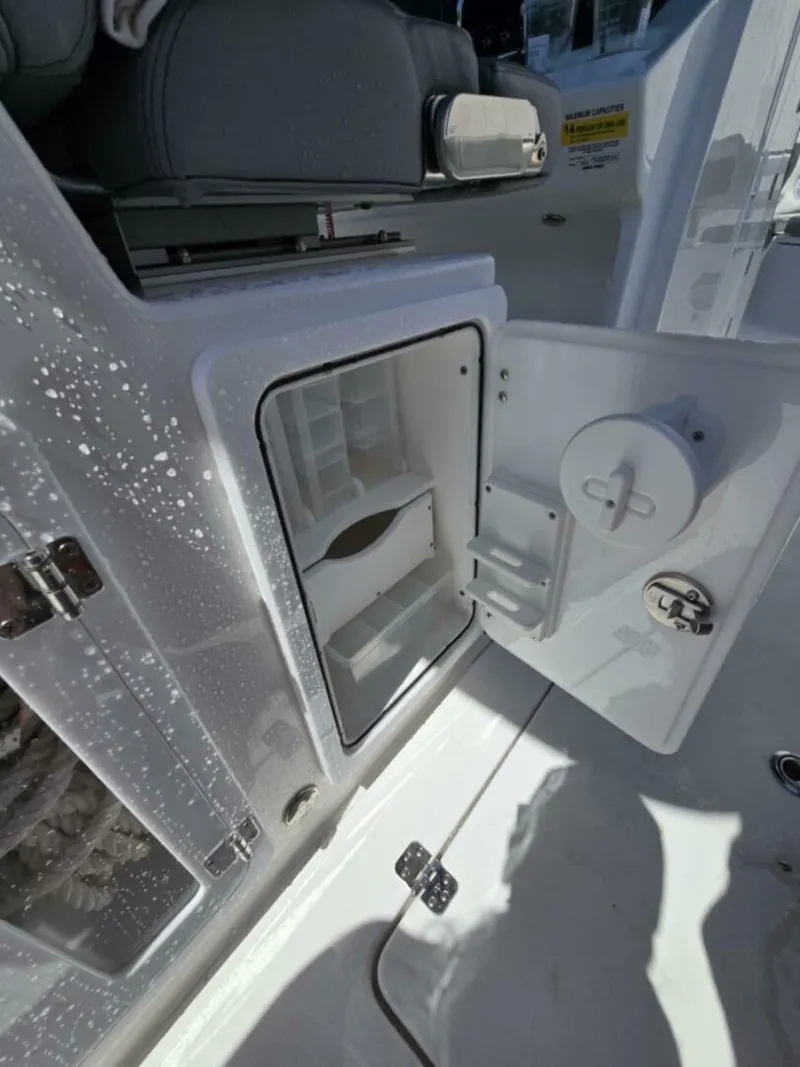 Slide: The Image of Sea Pro 32 DLX Offshore 2023 - 5288908