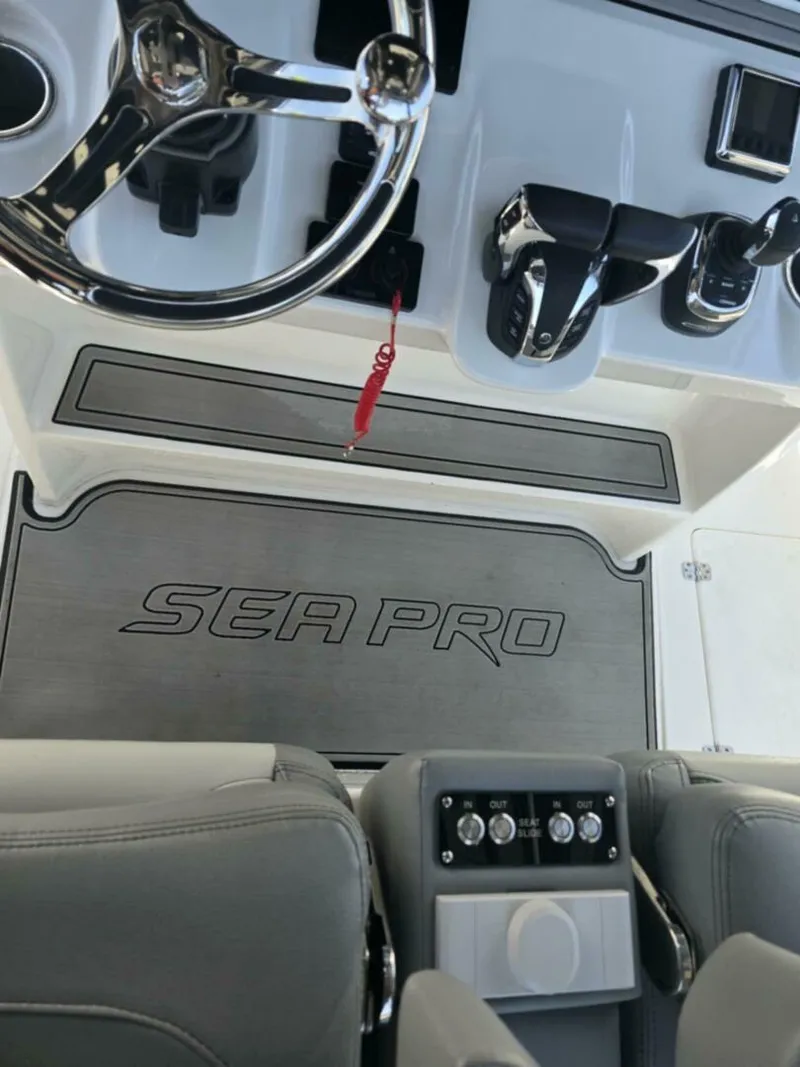 Slide: The Image of Sea Pro 32 DLX Offshore 2023 - 5288878