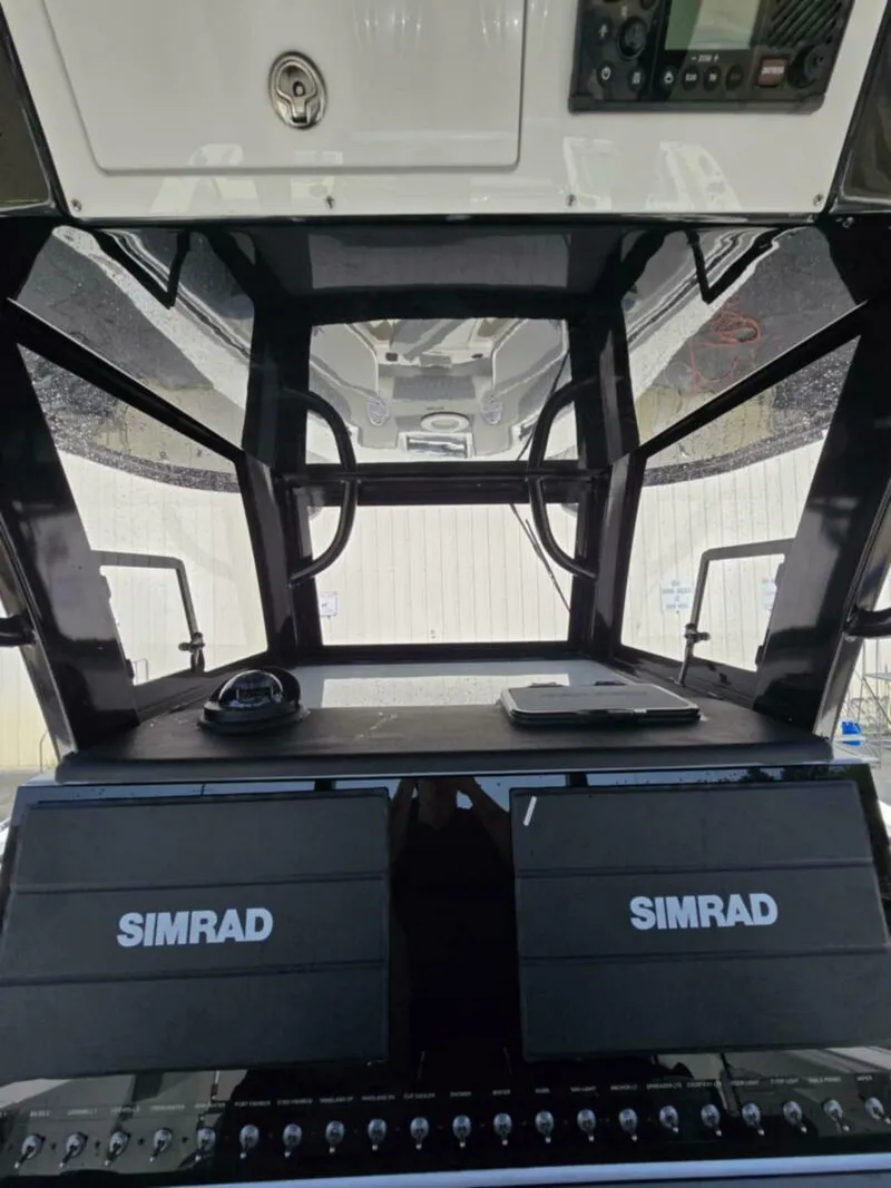 Slide: The Image of Sea Pro 32 DLX Offshore 2023 - 5288926