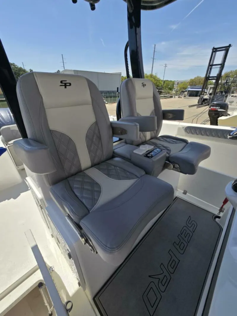 Slide: The Image of Sea Pro 32 DLX Offshore 2023 - 5288927