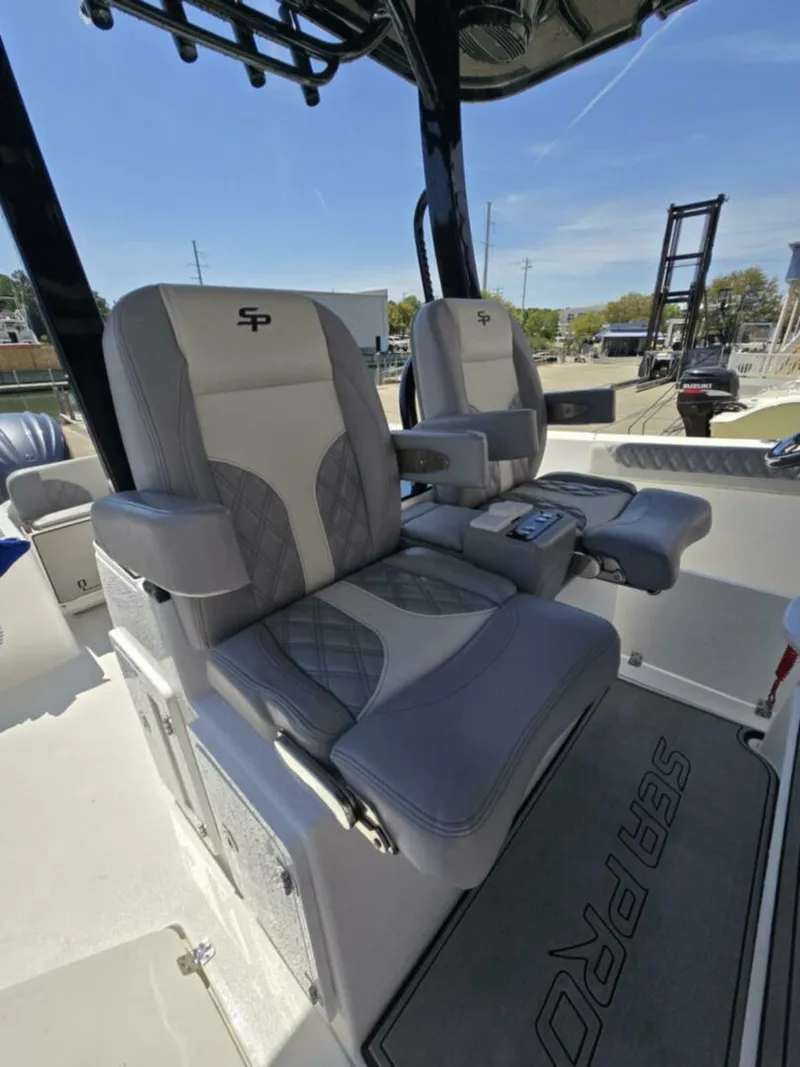 Slide: The Image of Sea Pro 32 DLX Offshore 2023 - 5288928