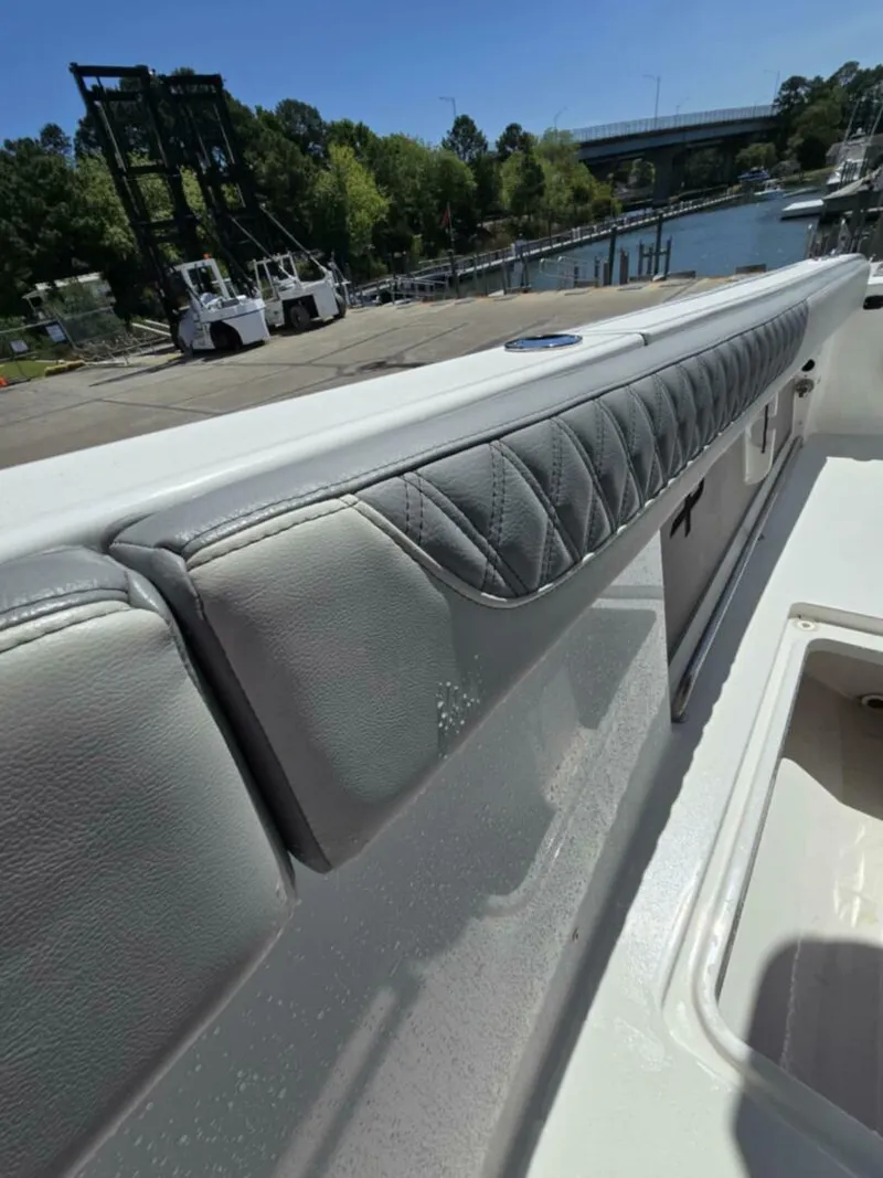 Slide: The Image of Sea Pro 32 DLX Offshore 2023 - 5288931