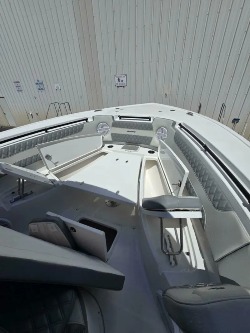 Slide: The Image of Sea Pro 32 DLX Offshore 2023 - 5288932