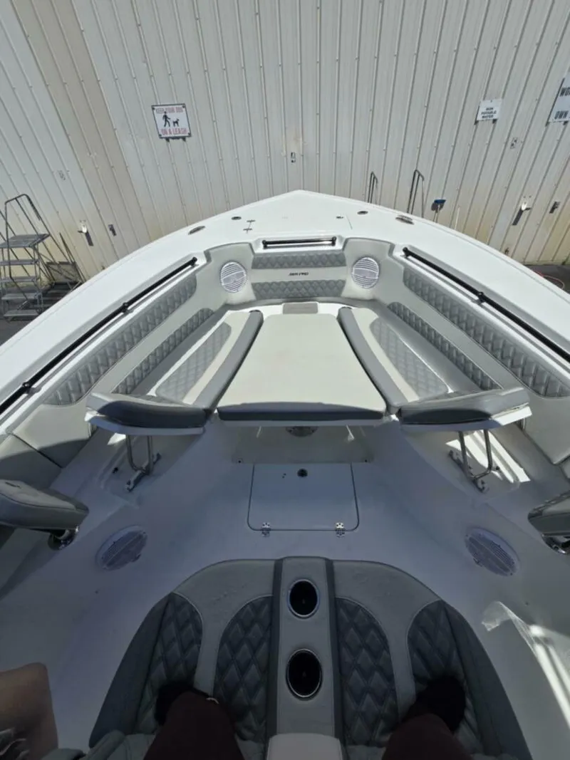 Slide: The Image of Sea Pro 32 DLX Offshore 2023 - 5288935