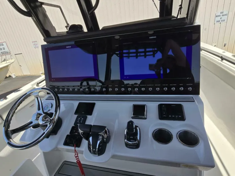 Slide: The Image of Sea Pro 32 DLX Offshore 2023 - 5288939