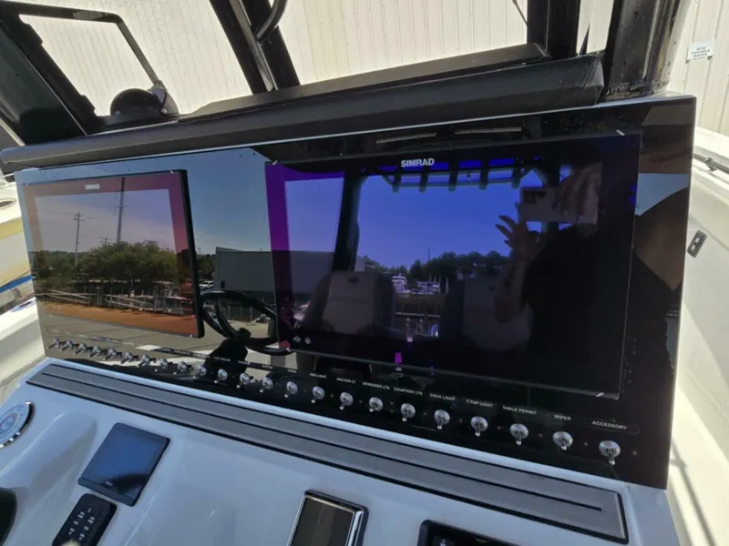 Slide: The Image of Sea Pro 32 DLX Offshore 2023 - 5288941