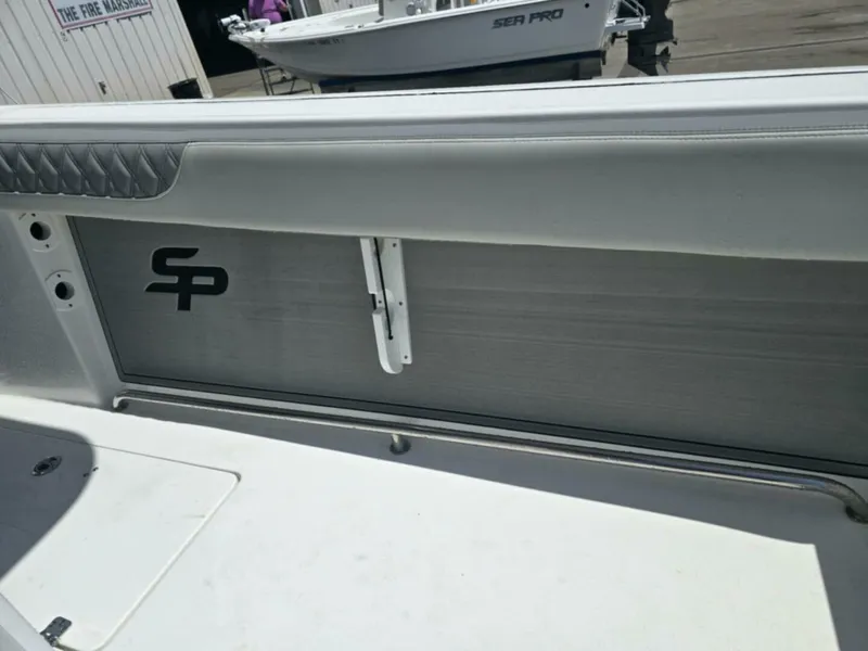 Slide: The Image of Sea Pro 32 DLX Offshore 2023 - 5288880