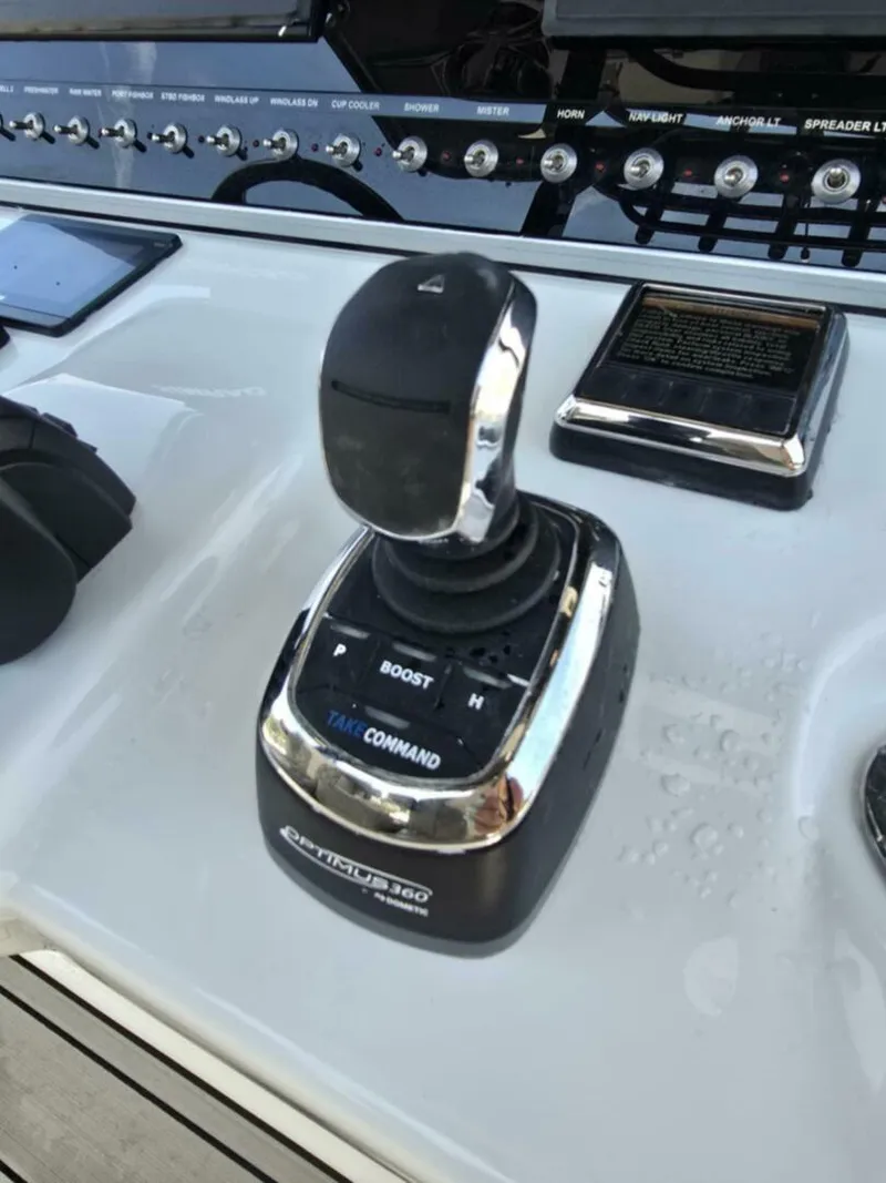 Slide: The Image of Sea Pro 32 DLX Offshore 2023 - 5288881