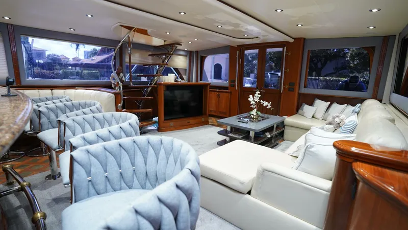 Slide: The Image of Sea Force IX Enclosed Flybridge 2005 - 5934411