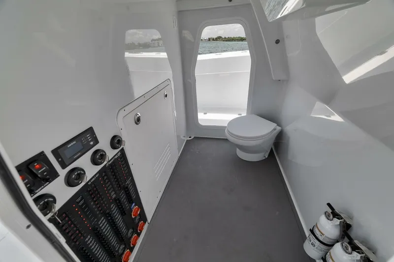 Slide: The Image of 2024 Freeman 43 CC- - 5372030